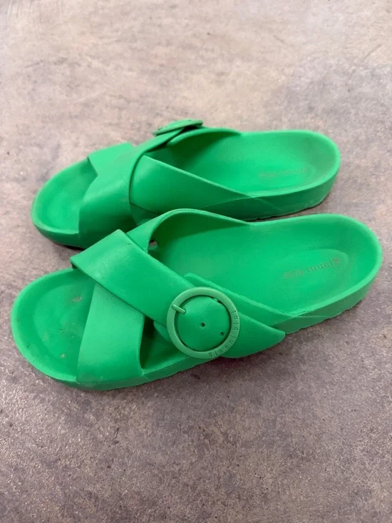 Gianni Bini Green Crossover Buckle Slide Sandals - Picture 2 of 4